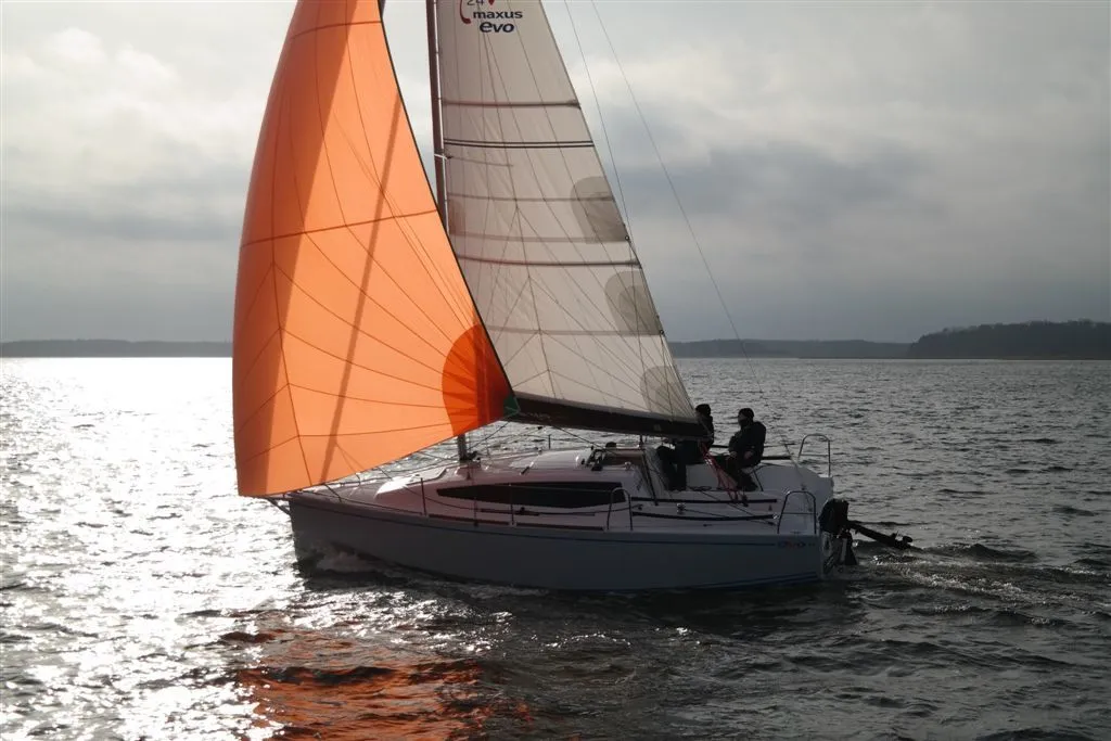 Boat - Explore Wilkasy on a 8.17m Rental Boat