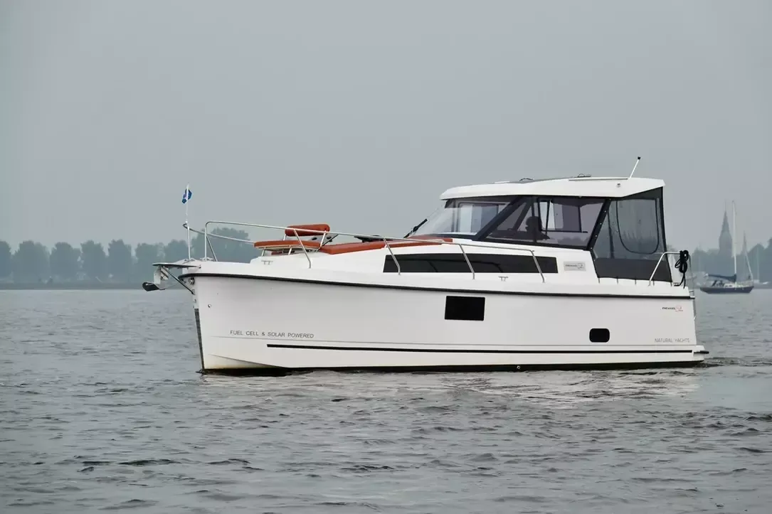 Rent a 8.7m Northman Nexus Revo 870 Electric in Marknesse