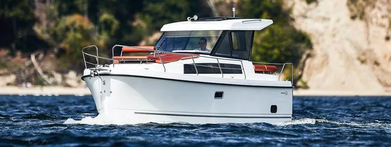 La Pelosa Charter Boat