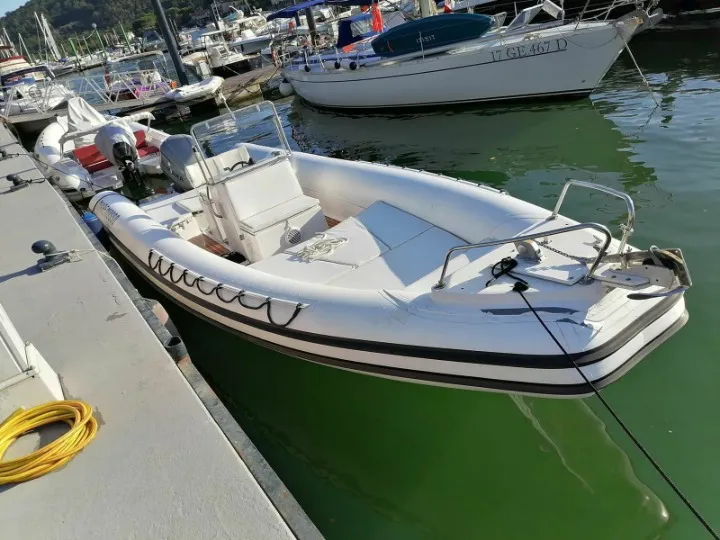 Rent a 10m Novamarine 1000 in Porto Santa Margherita