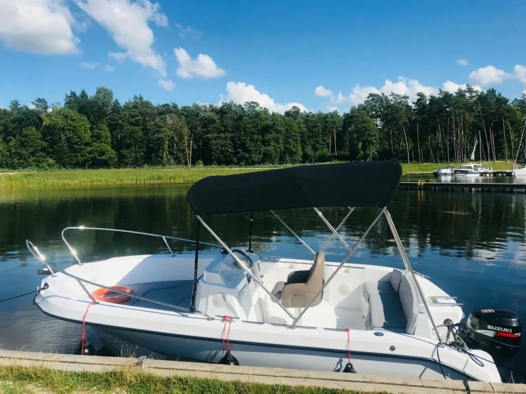 Rent a 5.5m Motor Boat Numo 550 in Bogaczewo