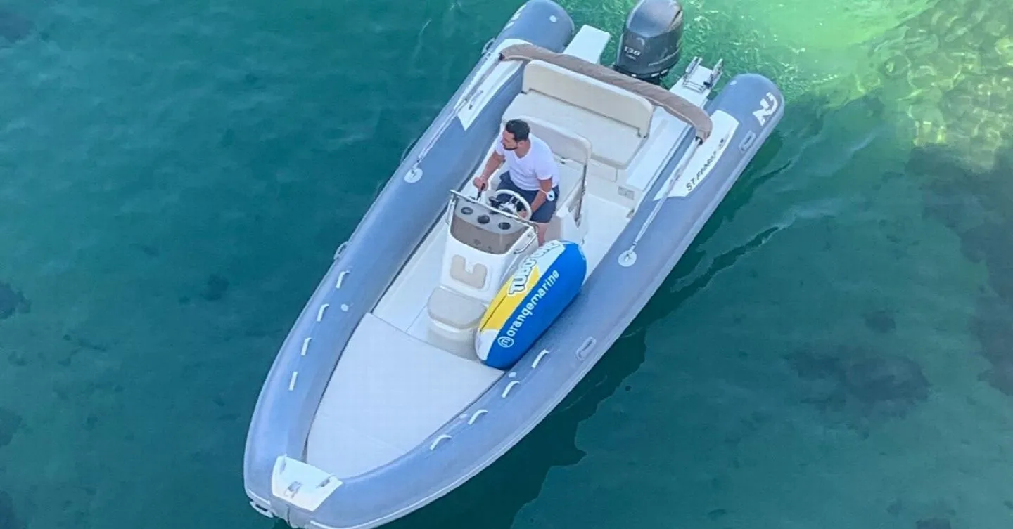 Charter a 6.3m Nuova Jolly 630 Motor Boat in Marseille