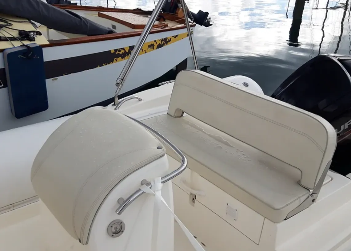 Charter a 6.3m Motor Boat Nuova Jolly 630 in Saint Malo