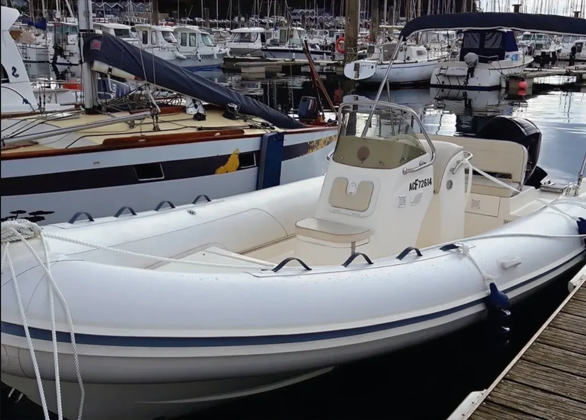 Charter a 6.3m Motor Boat Nuova Jolly 630 in Saint Malo