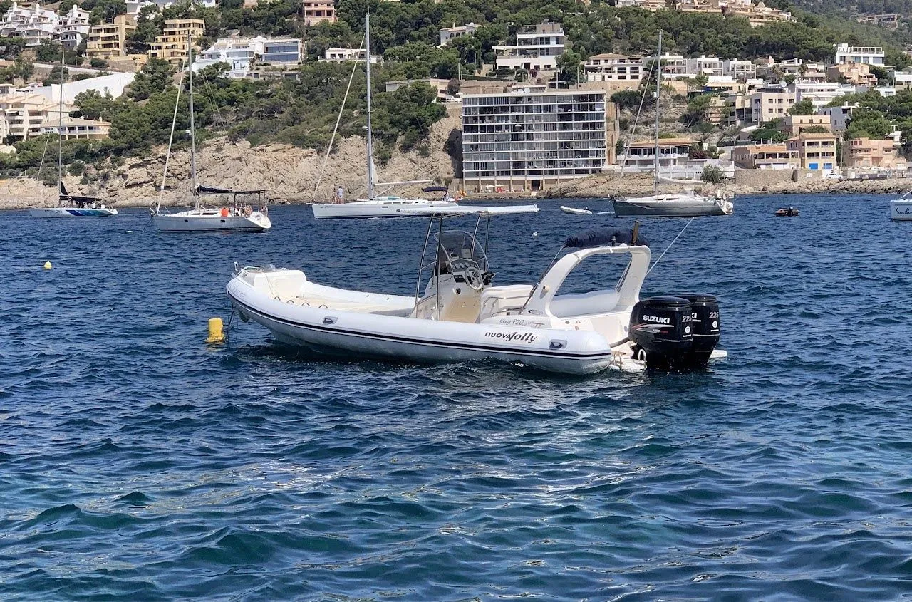 Rent a 8.2m Nuova Jolly King 820 Motor Boat in Can Picafort