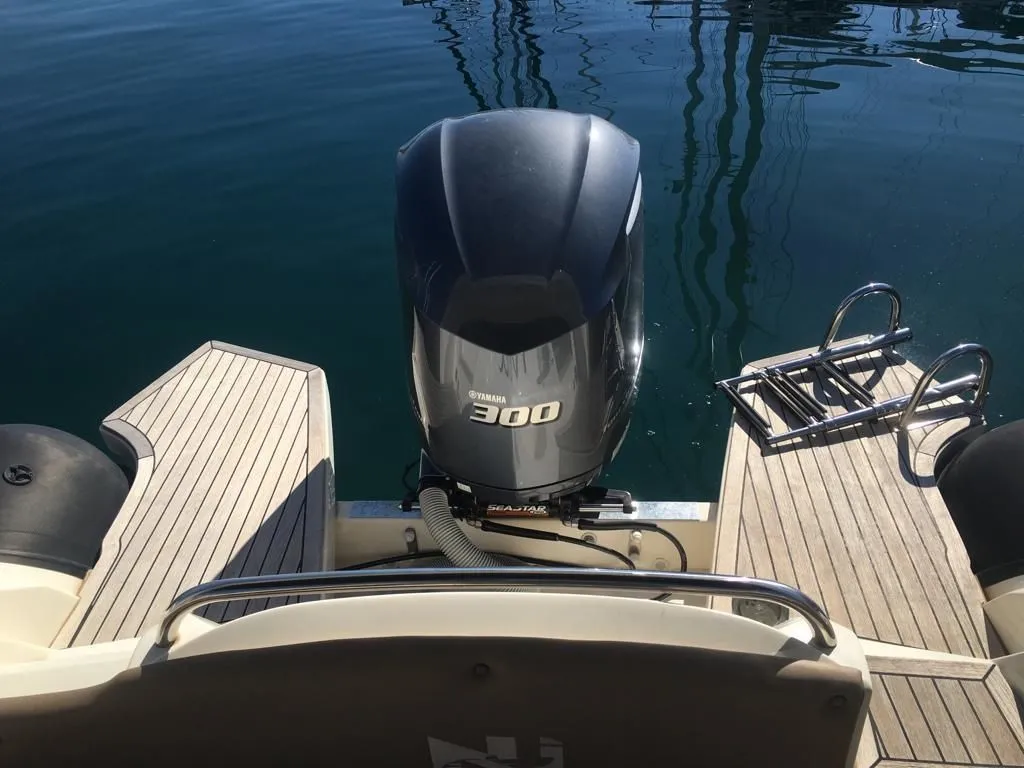Prince 25 Charter Boat