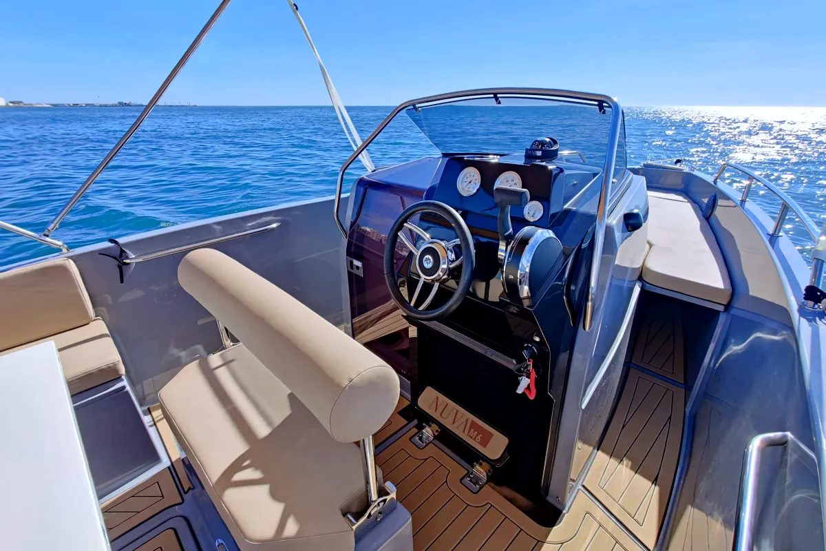 Alicante Kiralık Nuva Yachts 6 5.99m Motorlu Tekne