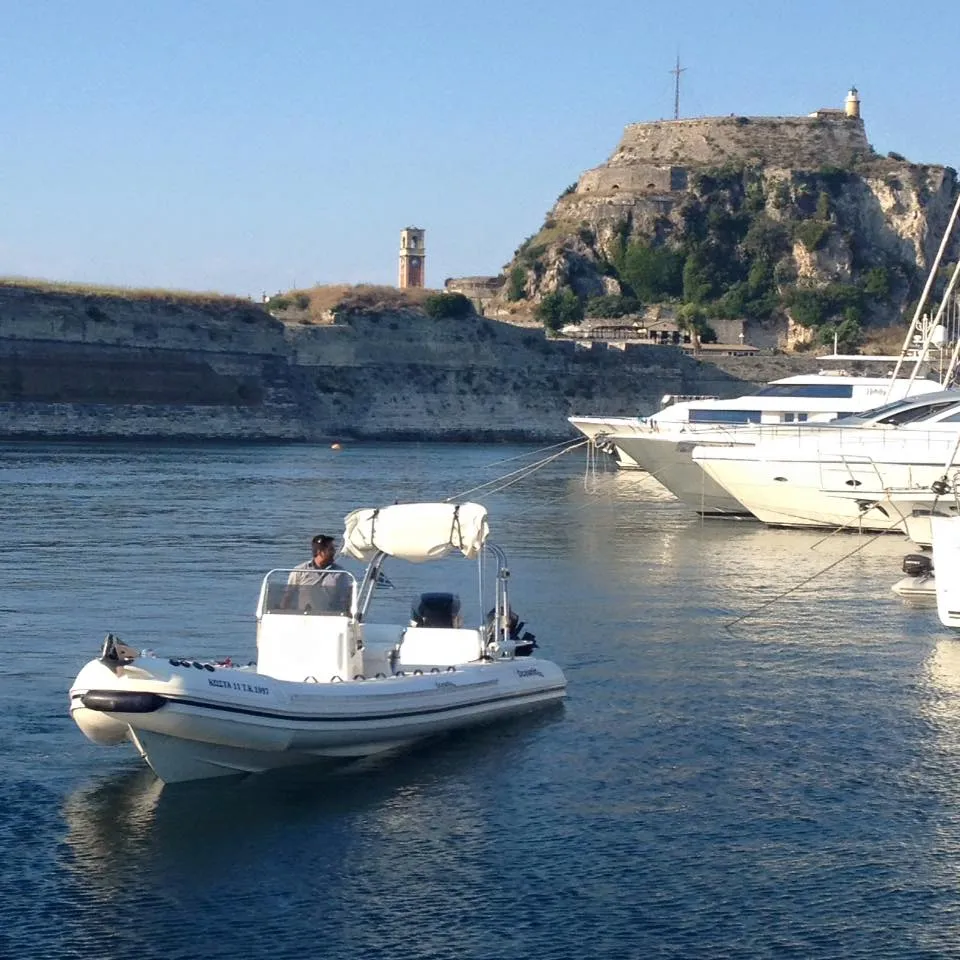 7.5m Gouvia Motor Boat Oceanic Anemos Hire