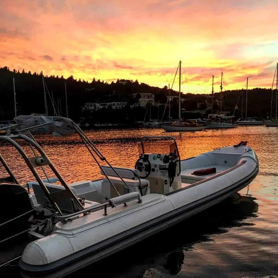 7.5m Gouvia Motor Boat Oceanic Anemos Hire