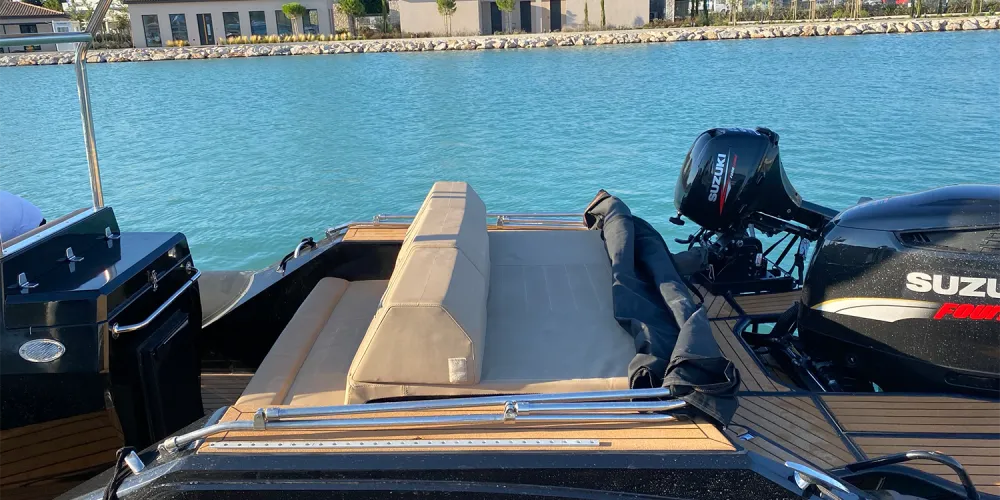 8.4m Glyfáda Motor Boat Hire