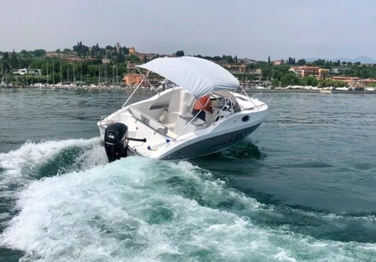 Explore Moniga on a 5.9m Rental Motor Boat Orizzonti Juno 590