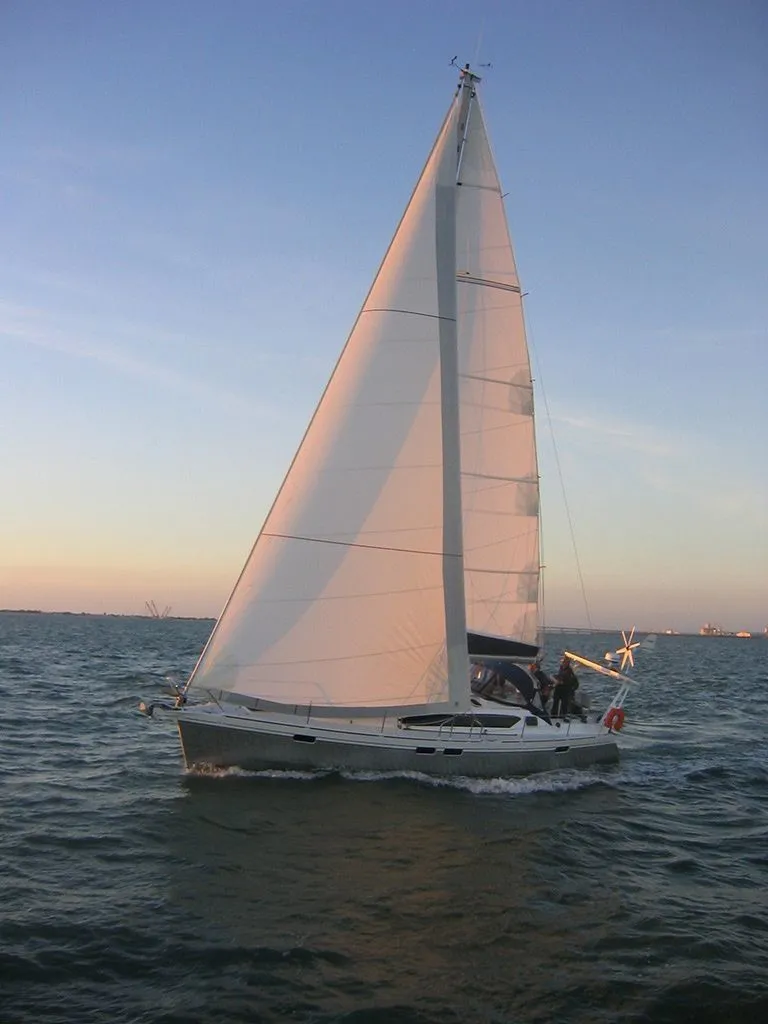 Charter a 12.68m Sailing Yacht Ovni 395 in La Trinite-sur-Mer