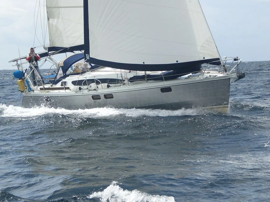12.68m La Rochelle Ovni 395 Hire