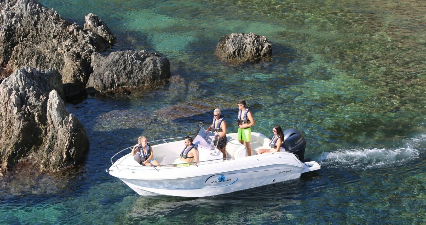 Rent a 5.45m Motor Boat in Antibes