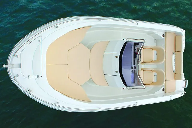 Rent a 5.45m Motor Boat in Antibes