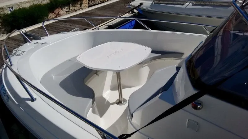 6.65м аренда Pacific Craft 670 моторная лодка в Сент-Роз