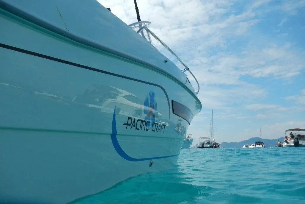 Rent a 7.05m Motor Boat in Saint-Laurent-du-Var