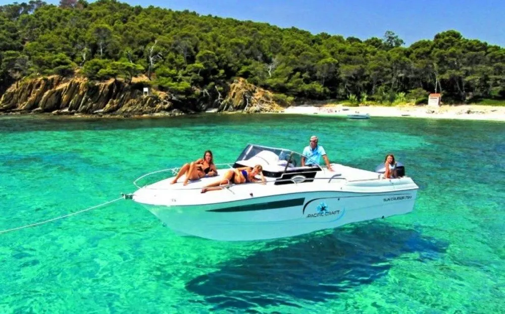 Rent a 7.7m Pacific Craft 750 Motor Boat in Palma de Mallorca