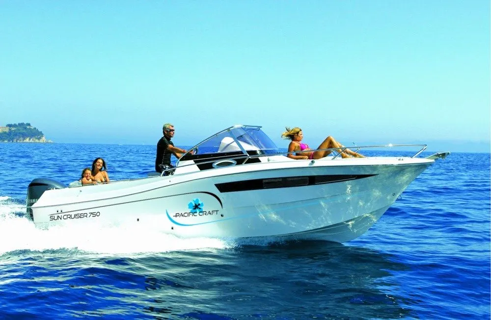 Rent a 7.7m Pacific Craft 750 Motor Boat in Palma de Mallorca