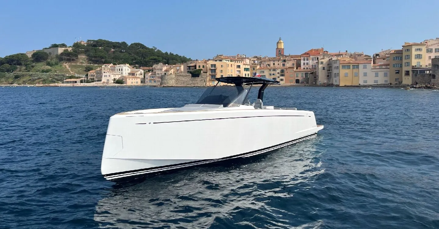 Boot - 11.9m Grimaud Pardo 38 Motor Yacht Hire