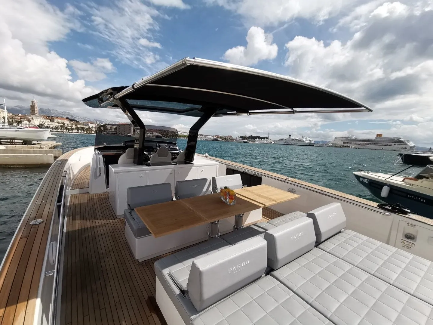 No Name Charter Boat