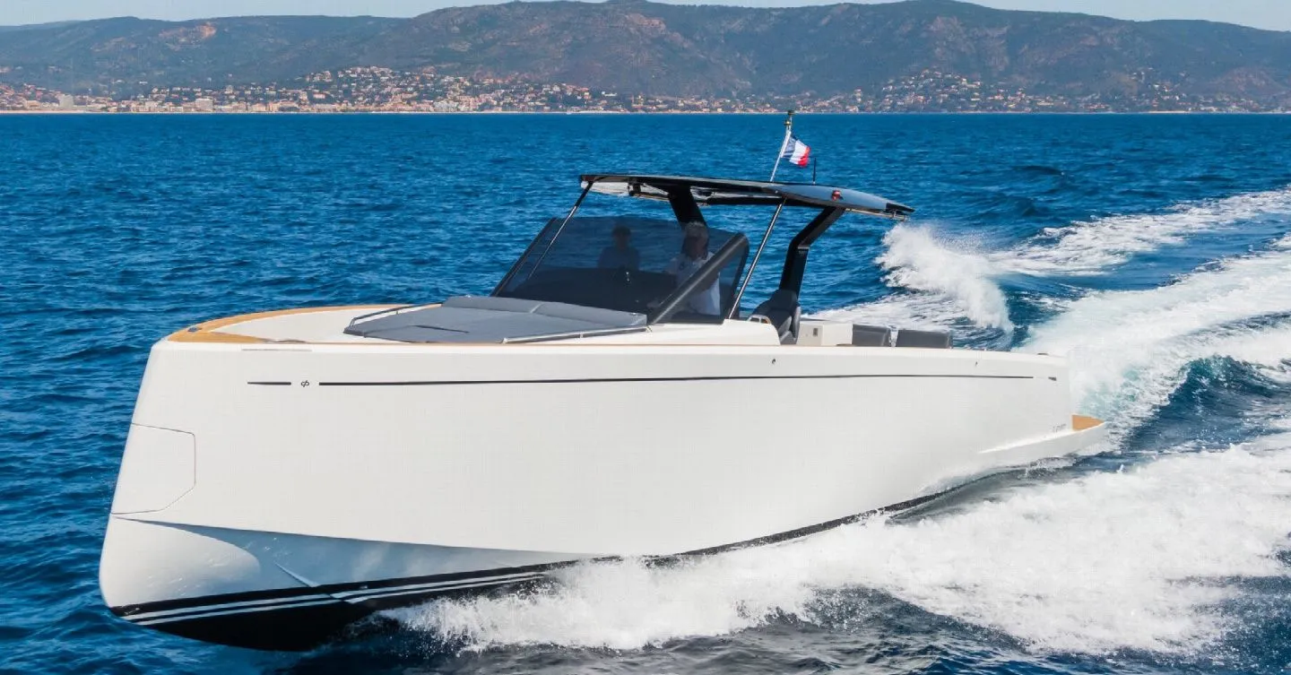 Charter a 12.8m Boat in Grimaud