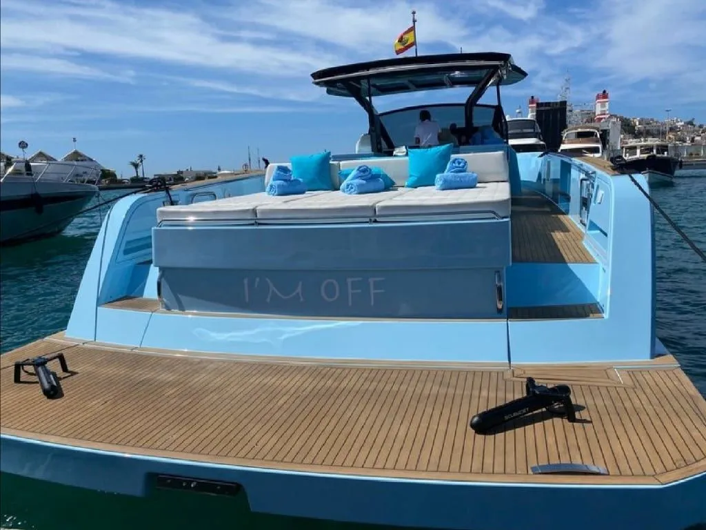 Чартер I am off - 4