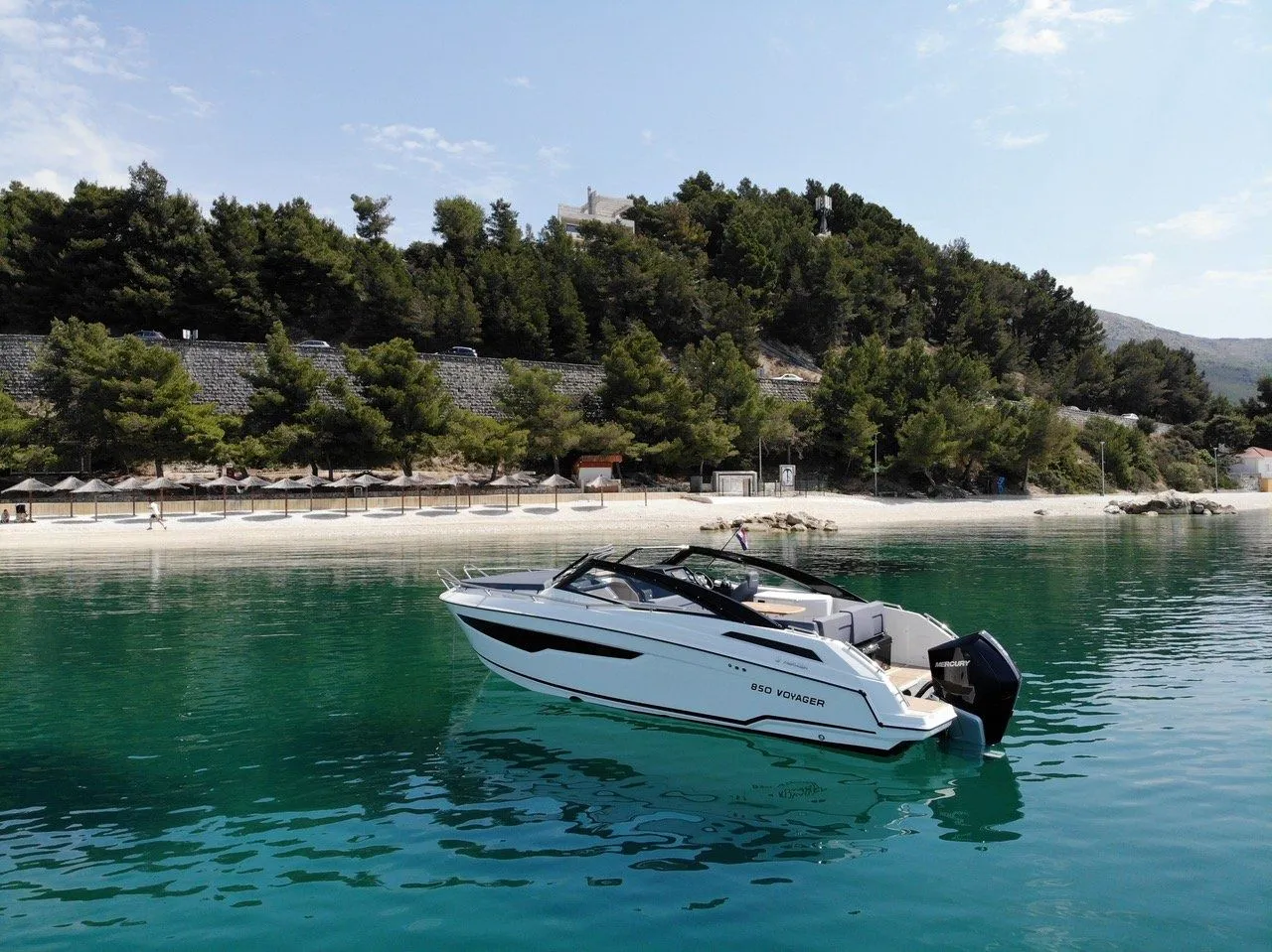 Rent a 8.74m Motor Boat in Podstrana