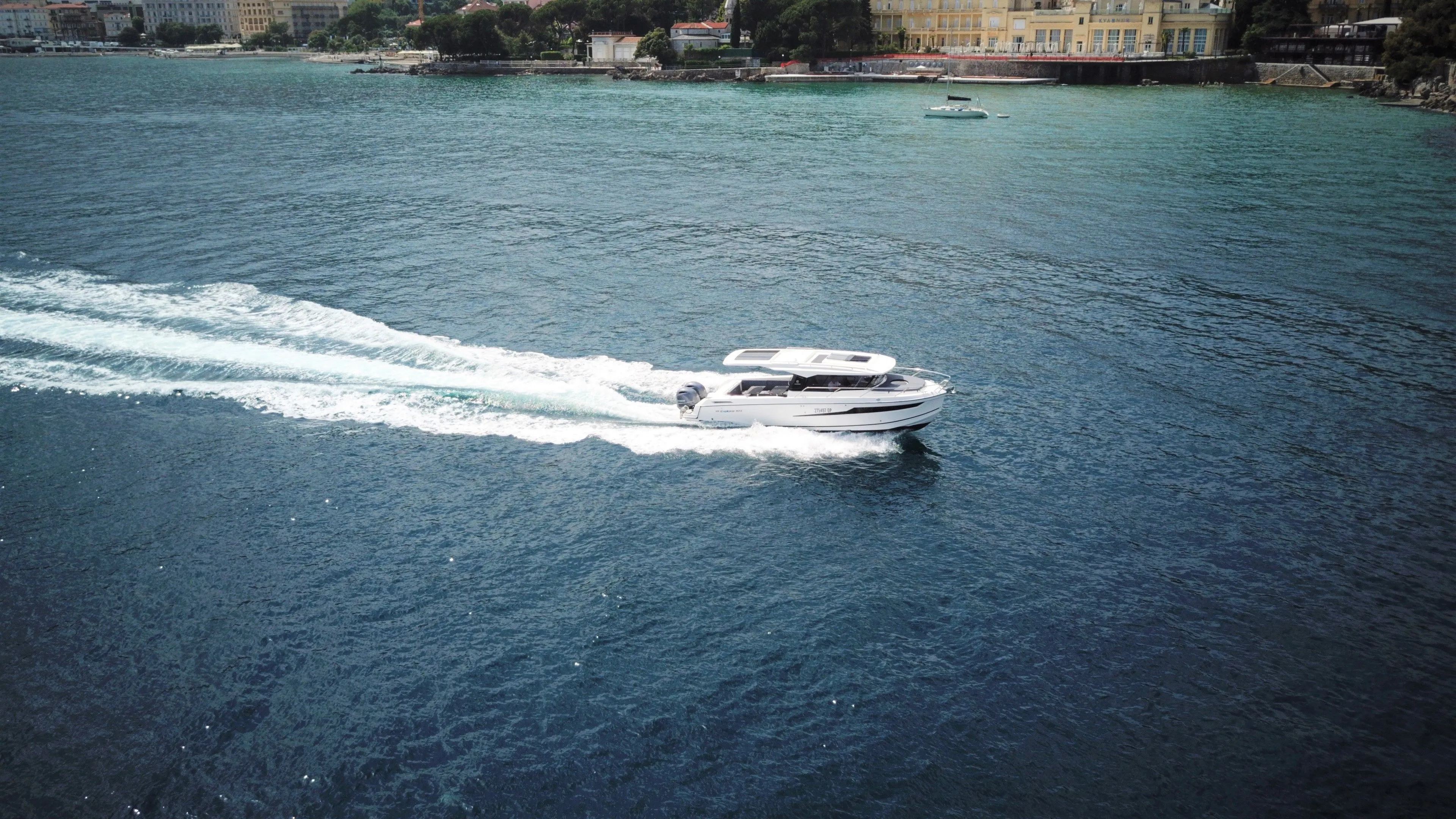 Max Charter Boat
