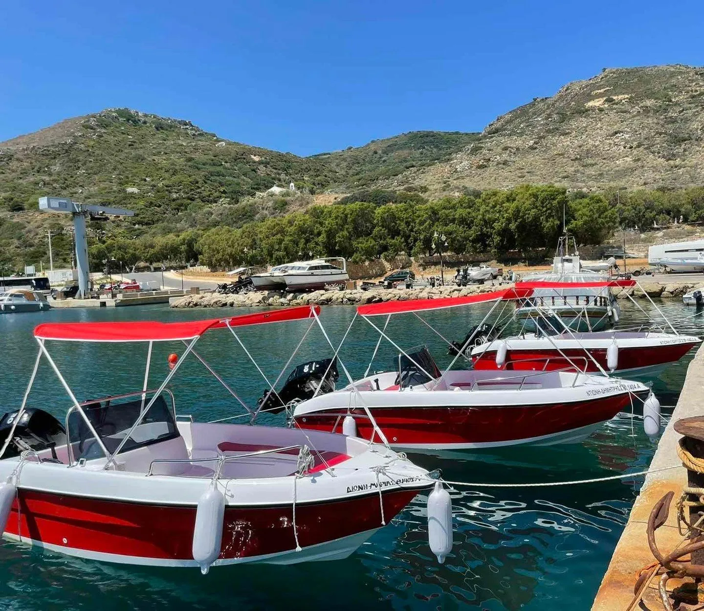 Explore Chania on a 4.75m Rental Boat