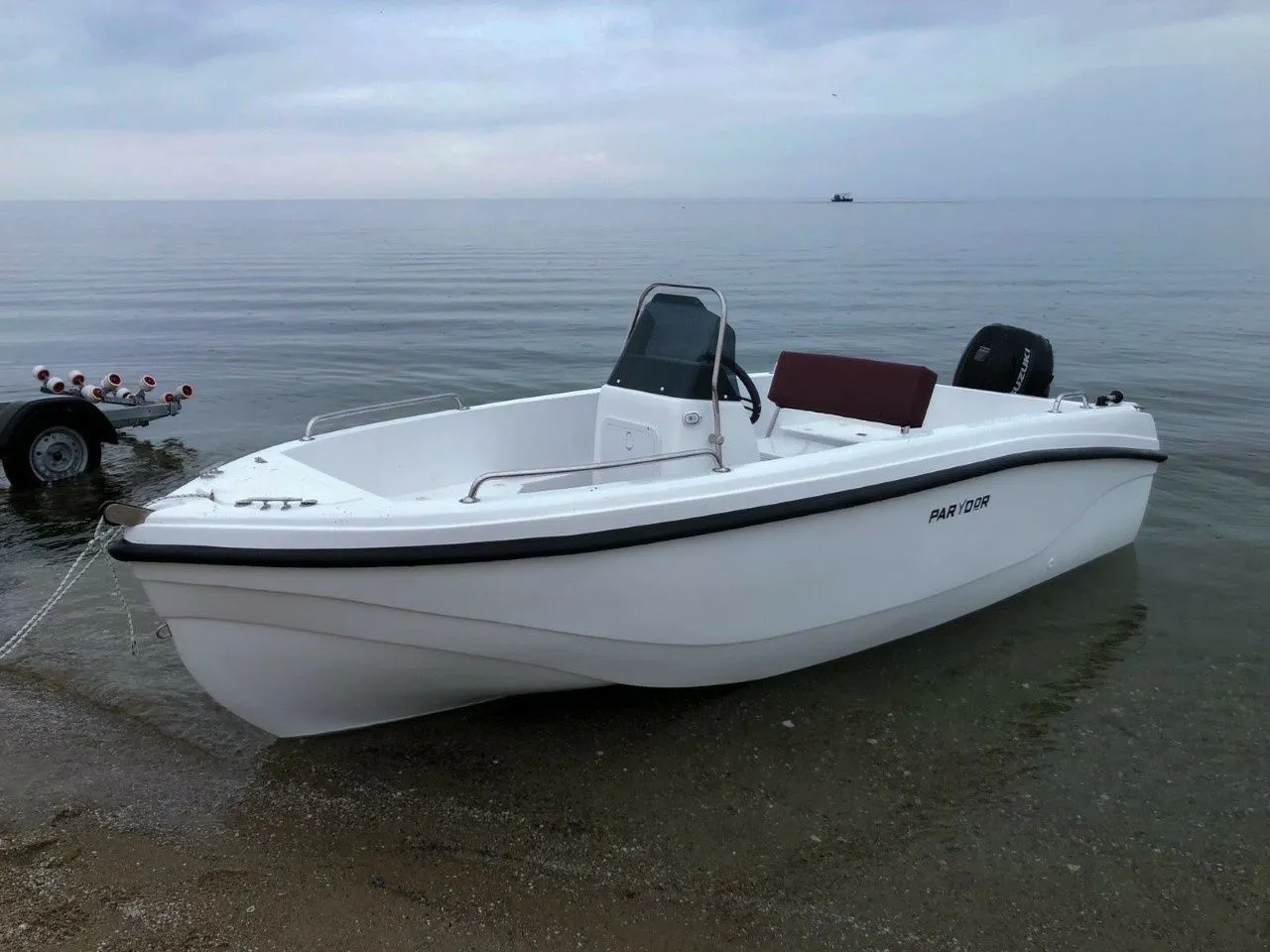 Rent a 4.5m Parydor Y45 Motor Boat in Agios Nikolaos