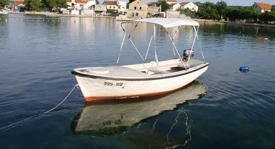 Rent a 4.9m Motor Boat Pasara 1 in Betina