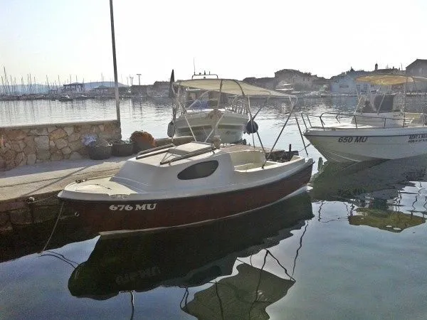 Rent a 5m Motor Boat Pasara 500 in Betina