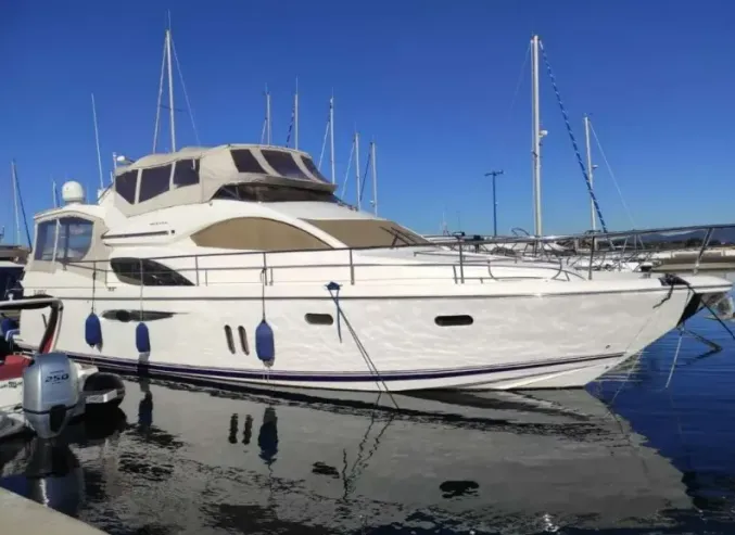 Charter a 17.37m Pearl Yachts 55 in Hyeres