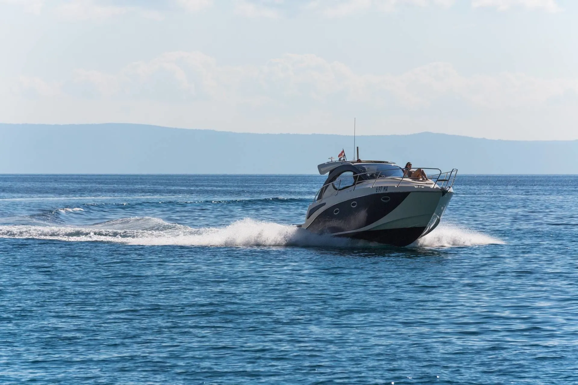 9.85m Baska Voda Pearlsea 31 Motor Yacht Hire