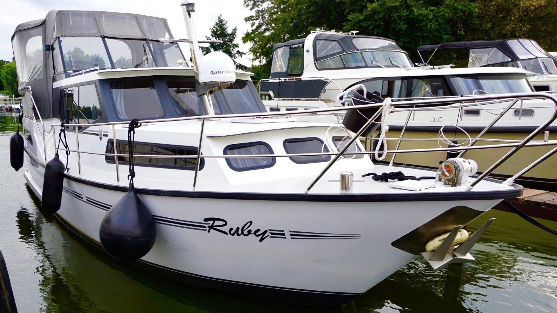 Explore Zehdenick on a 10.6m Rental House Boat