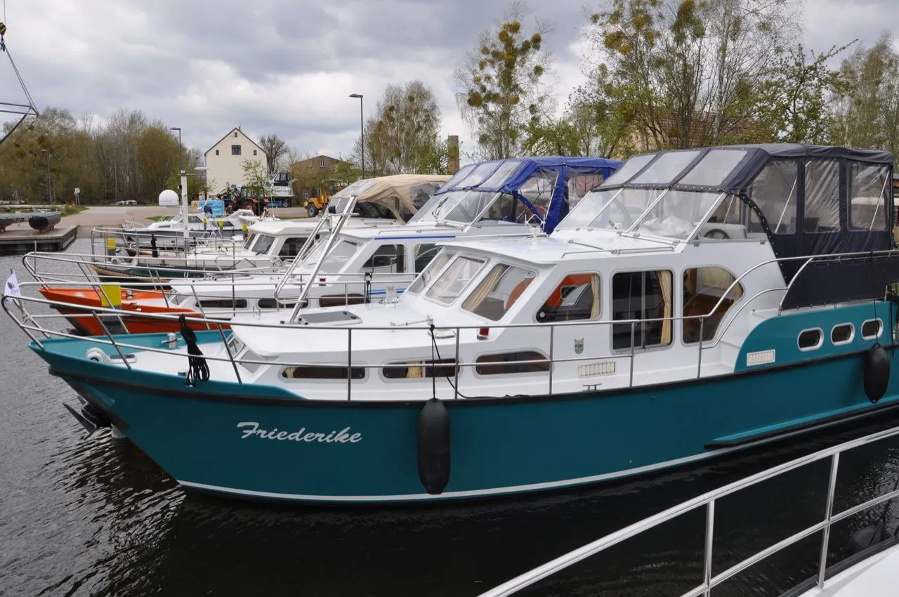 Rent a 10.6m Boat in Zehdenick