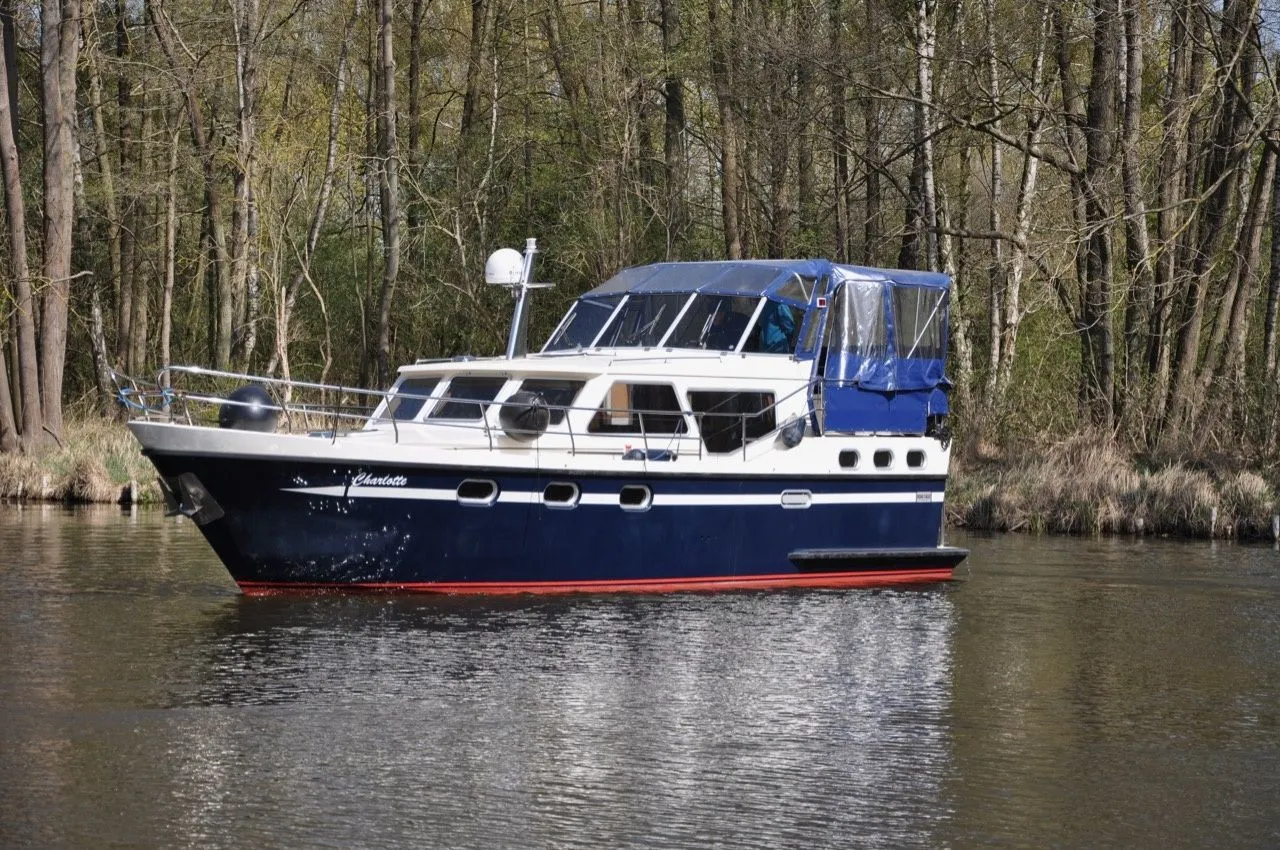 11.7m Zehdenick Boat Hire