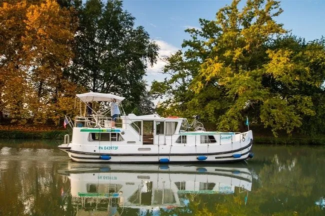 No Name Charter Boat