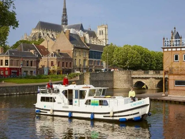 No Name Charter Boat
