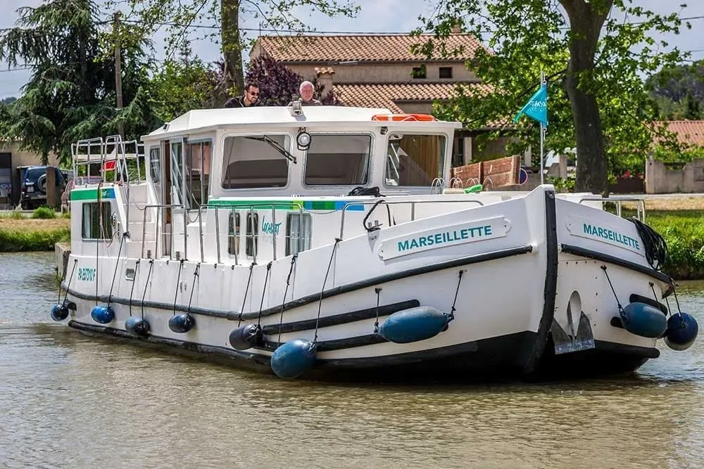 Rent a 14m 4 Cabin House Boat in Corbigny
