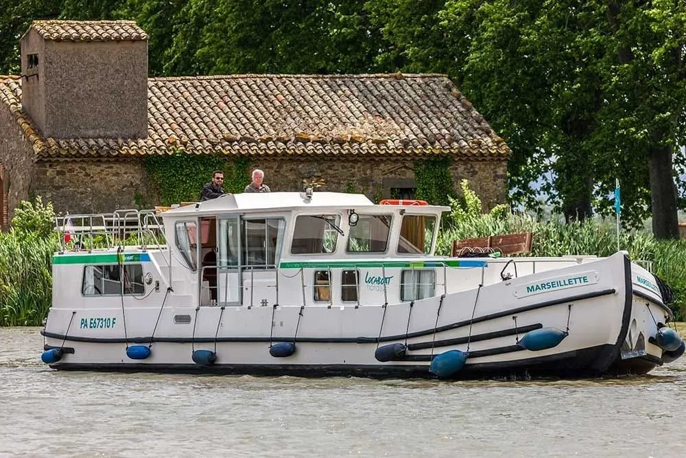 No Name Charter Boat