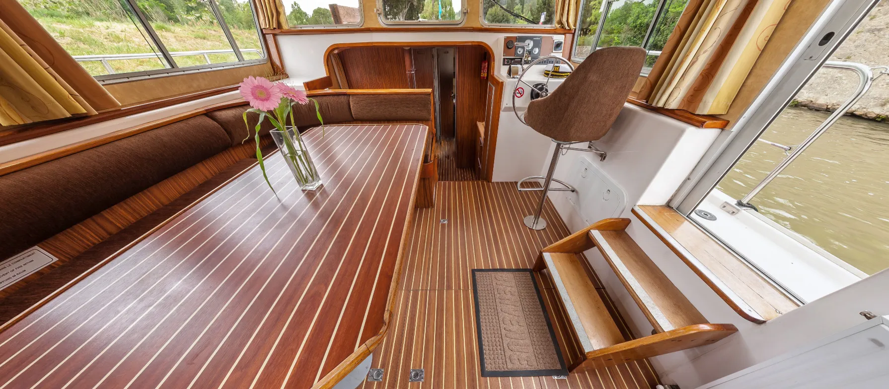 Les Canalous 99 Charter Boat
