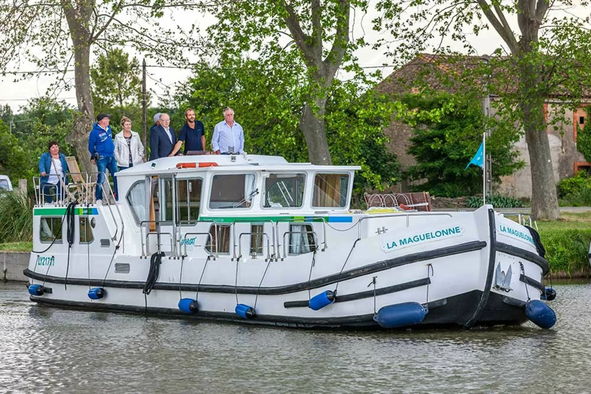 Charter a 14.9m Boat in Fürstenberg-Havel