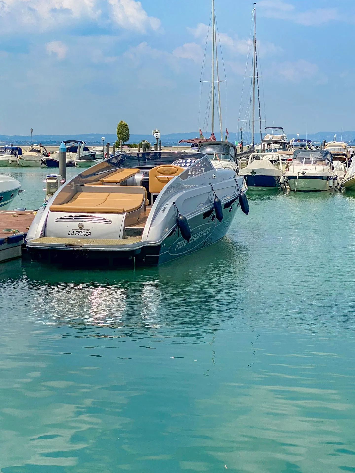 La Prima Kiralık Teknesi