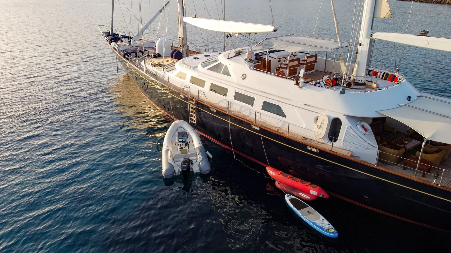 Rent a 46.5m Boat in Chios