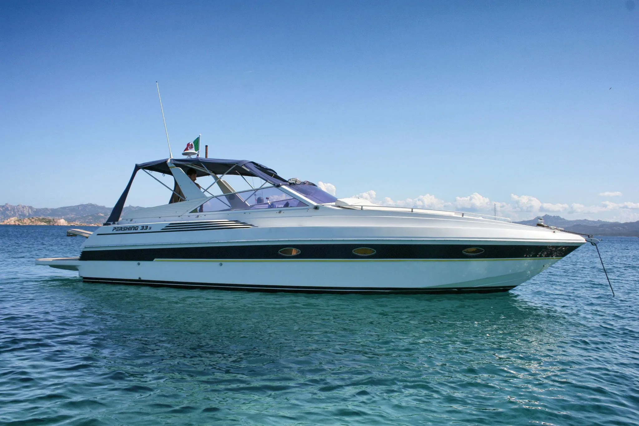 10.7m Palau Pershing 33 Motor Yacht Hire