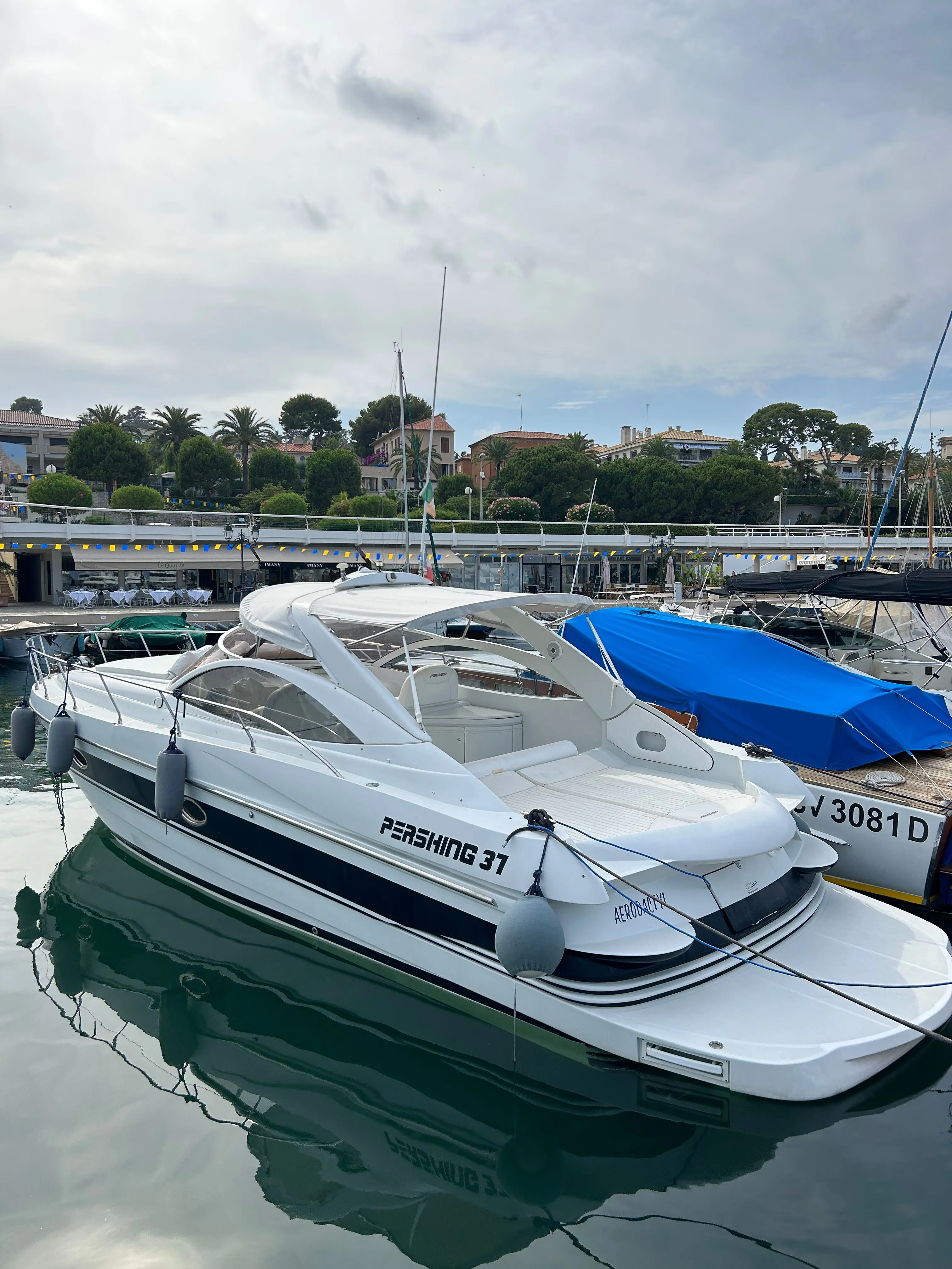 Charter a 11.75m Boat in Beaulieu-sur-Mer