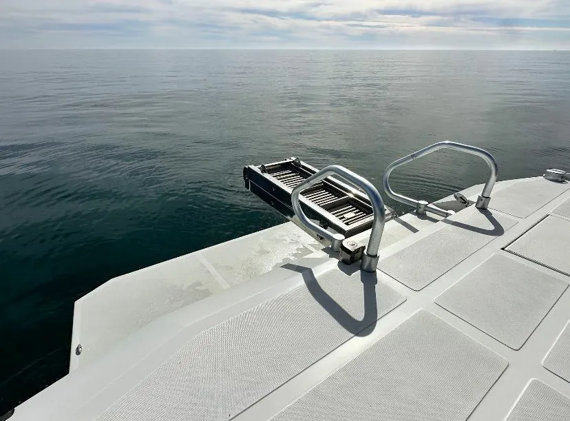 15.13m El Masnou Pershing 50 Motor Yacht Hire