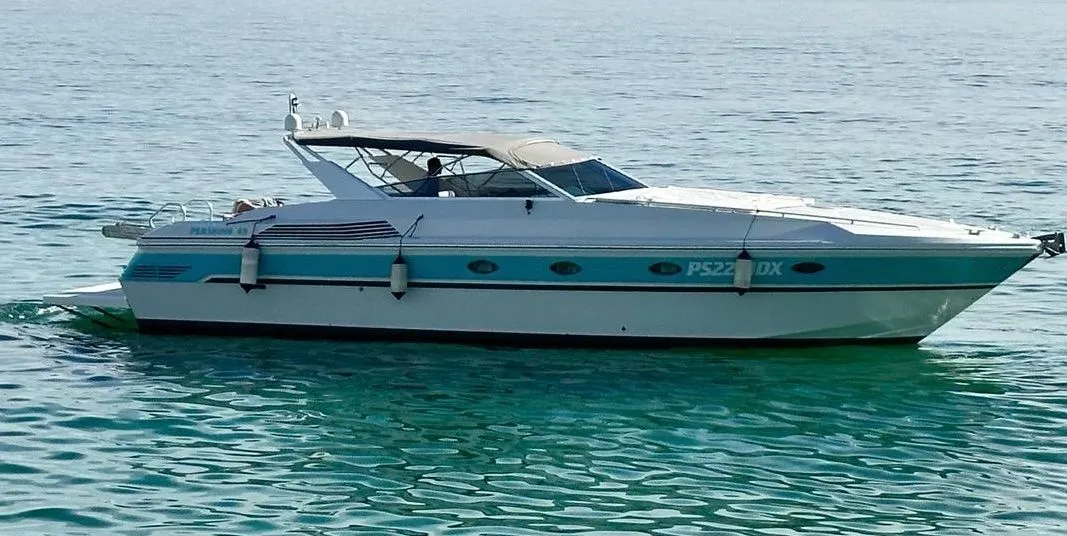 15.13m El Masnou Pershing 50 Motor Yacht Hire